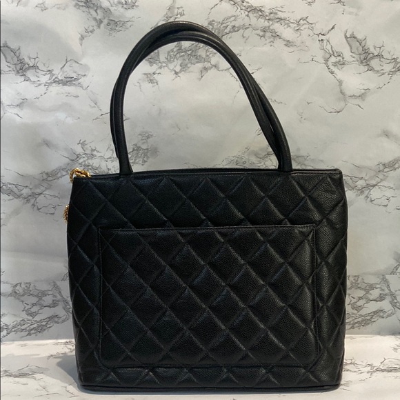 Chanel Black Quilted Caviar leather Medallion Tote - Picture 2 of 9